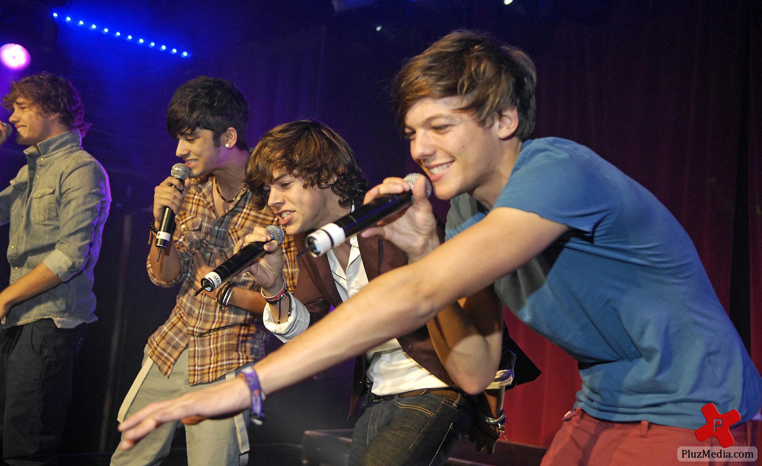 One Direction perform live at G-A-Y nightclub photos | Picture 80783